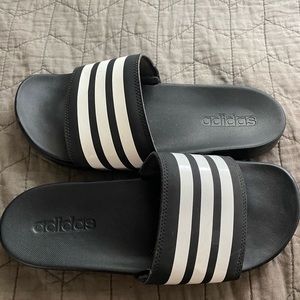 Adidas cloudfoam adilette comfort slides sz 8